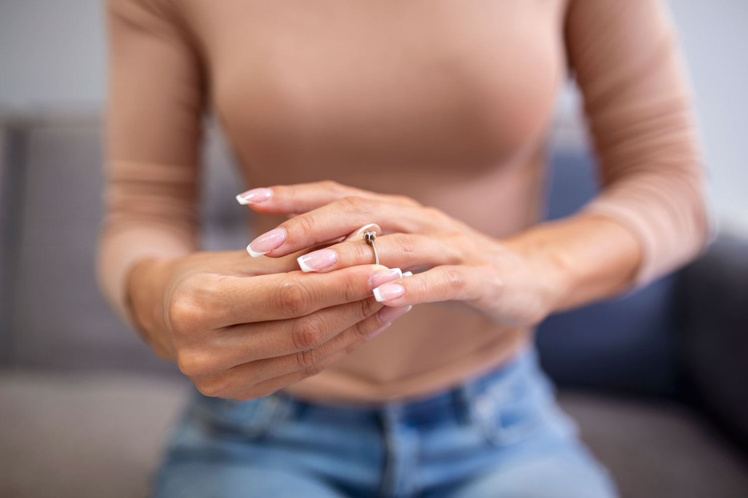 Misure perfette: come scegliere la taglia giusta per anelli, bracciali e collane