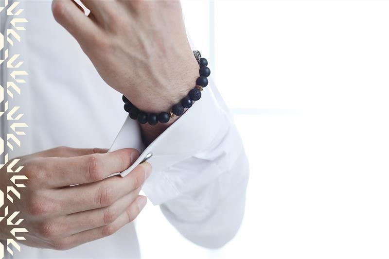 Gioielli per uomo: come scegliere collane, bracciali e gemelli con stile